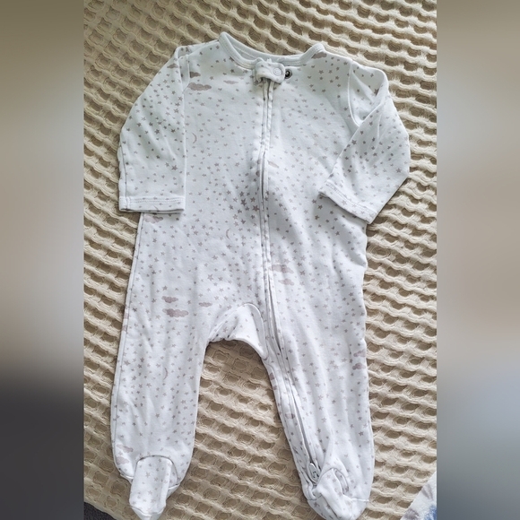 White Starry Kids One Piece Pajama - Picture 1 of 3